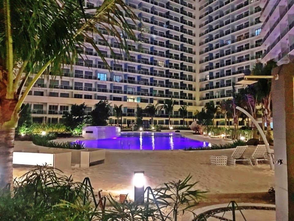 AZURE C4 BEACHPOOL balcony wifi MULTIPLE UNITS - Housity