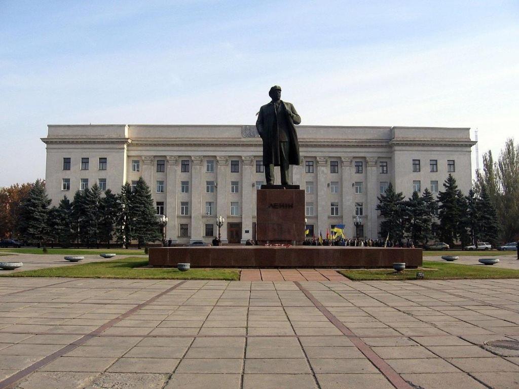 Suitetrails - Apartment on Mirny Boulevard in the Very Center of the City