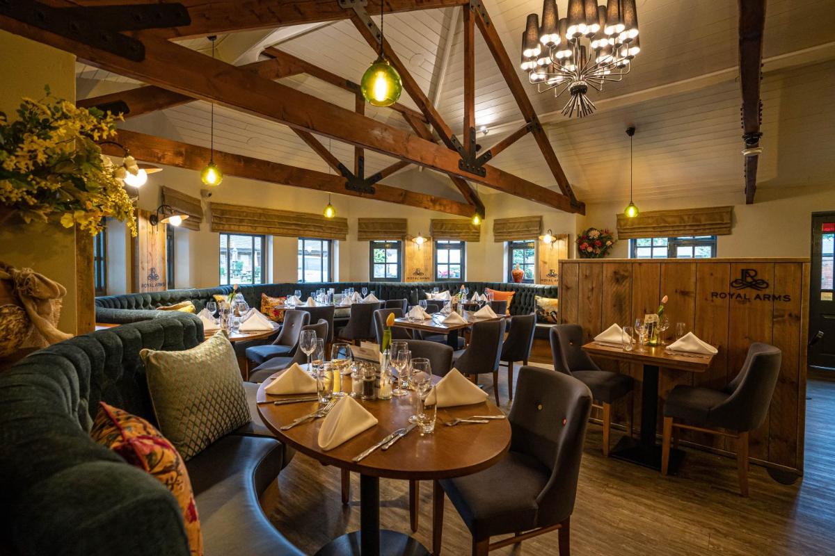 The Royal Arms Hotel - Housity