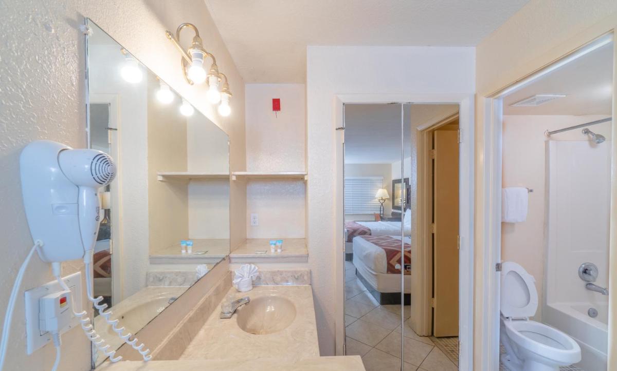 Sevilla Inn Kissimmee- Near Disney - Housity