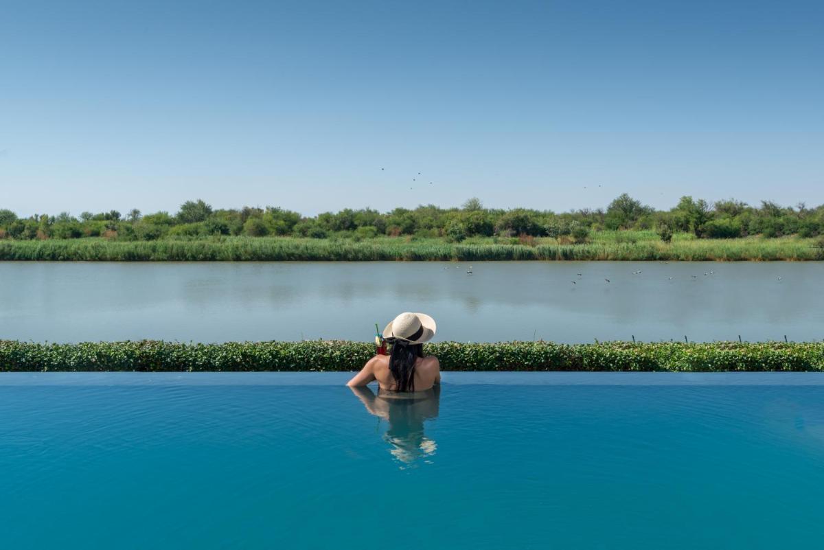 River Place Manor - Housity