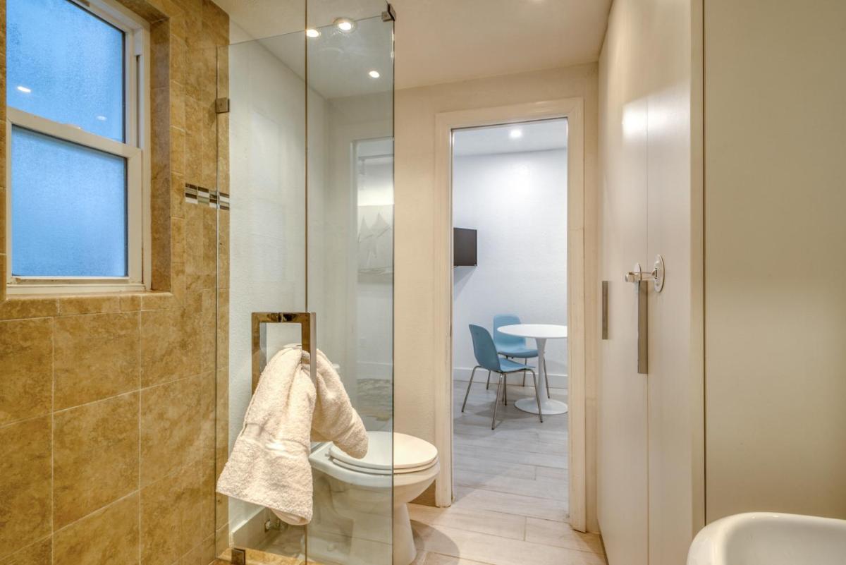 Ocean Drive Apartments - Housity