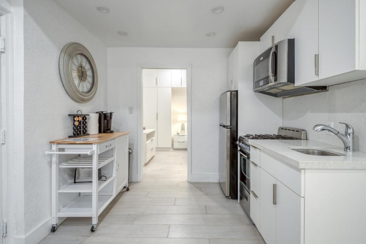 Ocean Drive Apartments - Housity