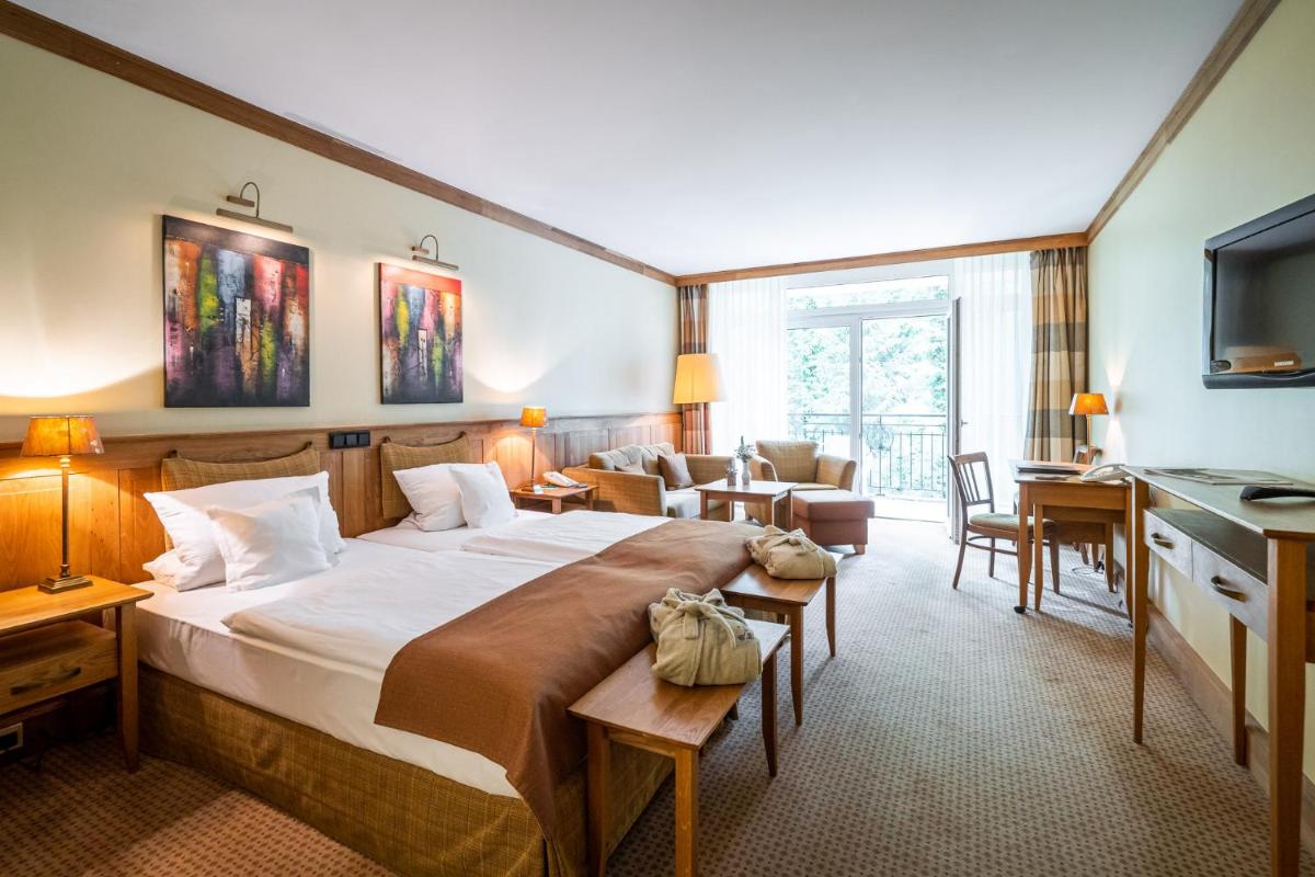 Waldhotel Tannenhäuschen - Housity