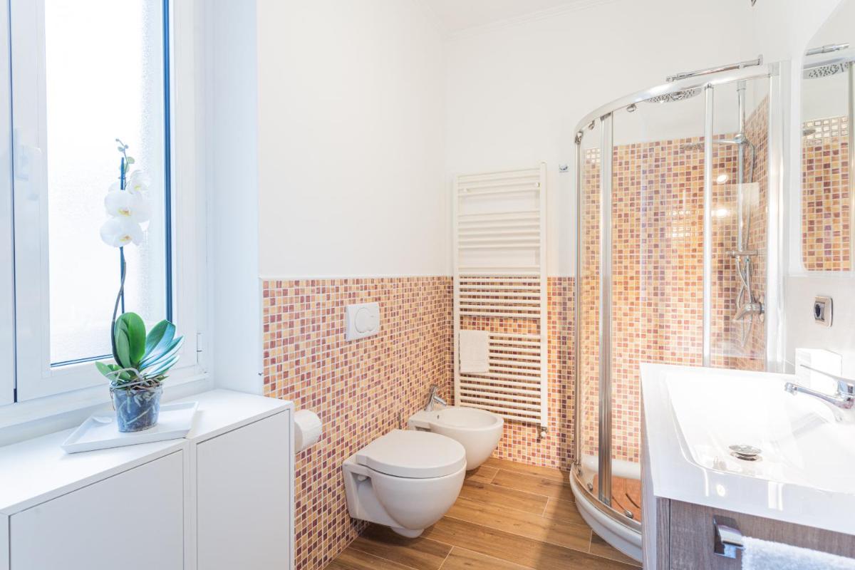 RosArt House by Rent All Como - Housity