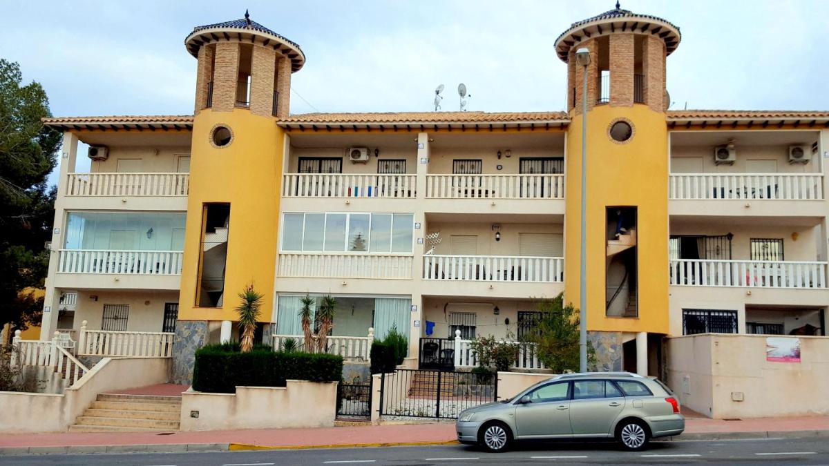 Casa Villamartin Blue Lagoon - Housity