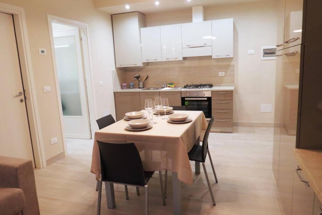 lucio's apartment parcheggio privato - Housity