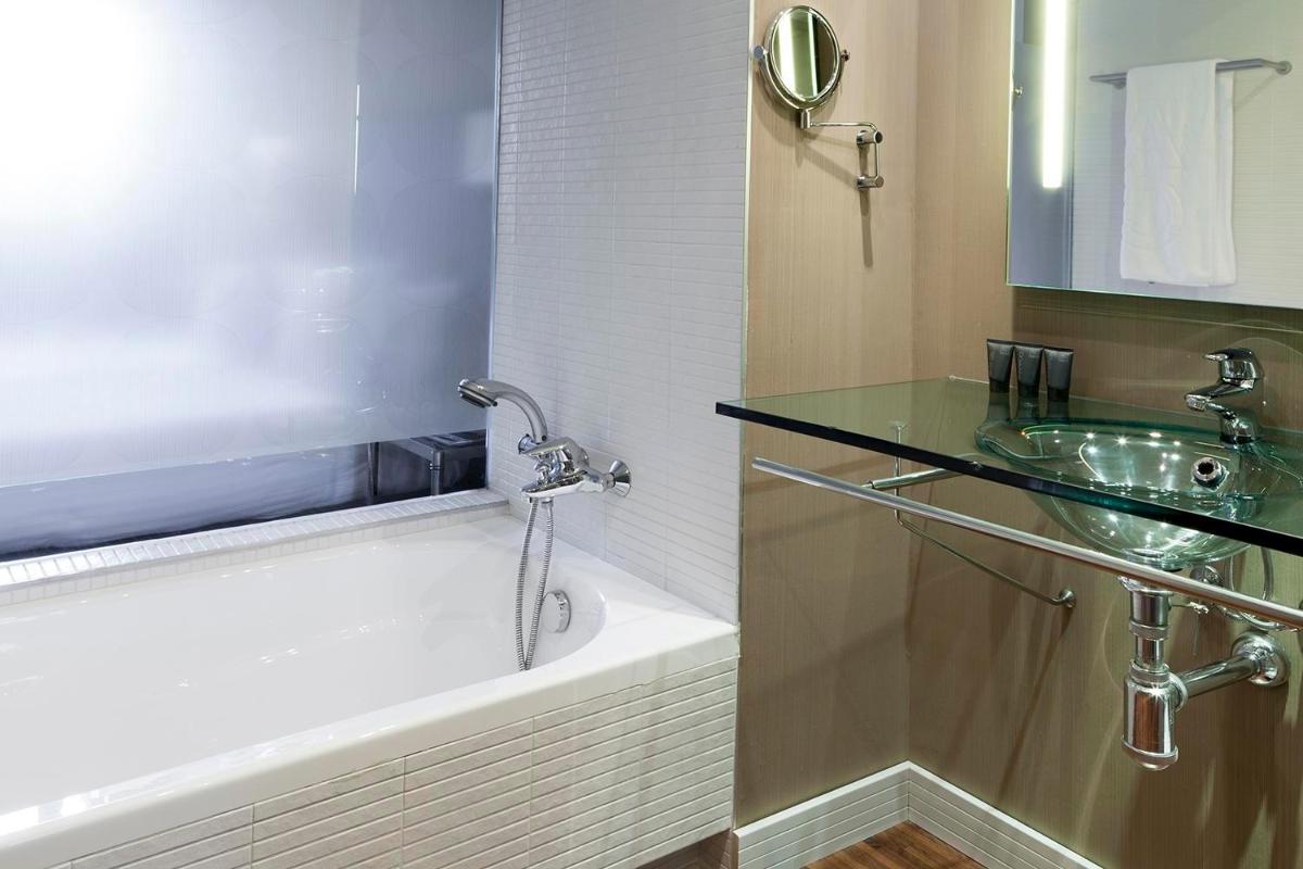 Un baño de Eurostars Vila de Allariz Hotel Balneario