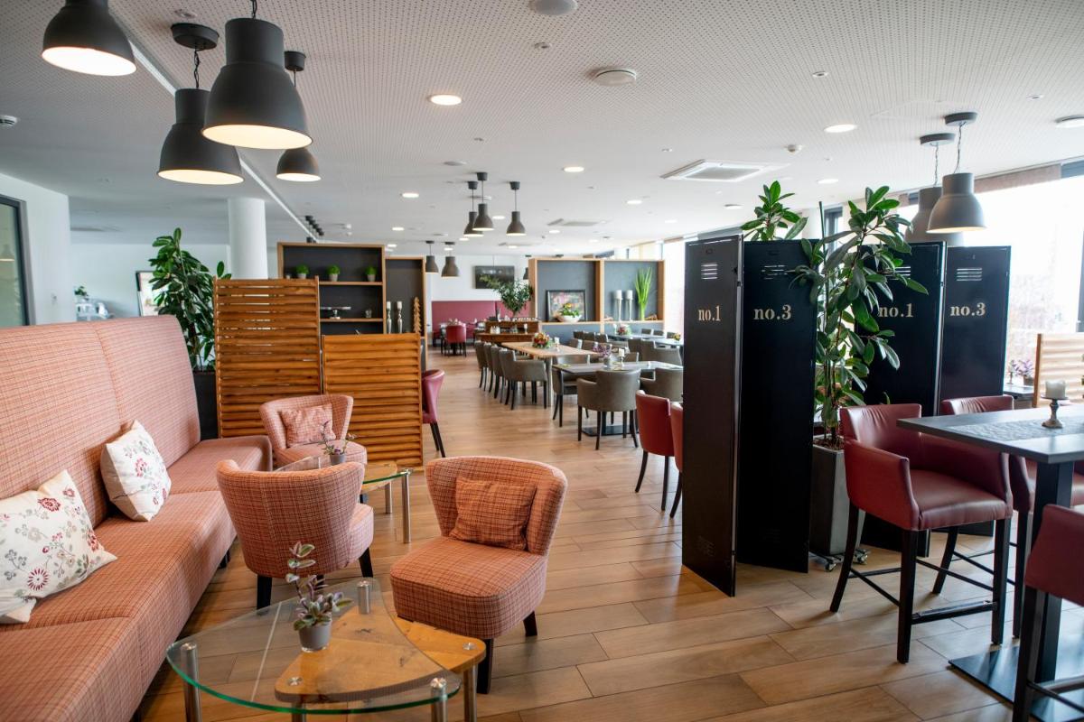 Hotel Campo - Housity