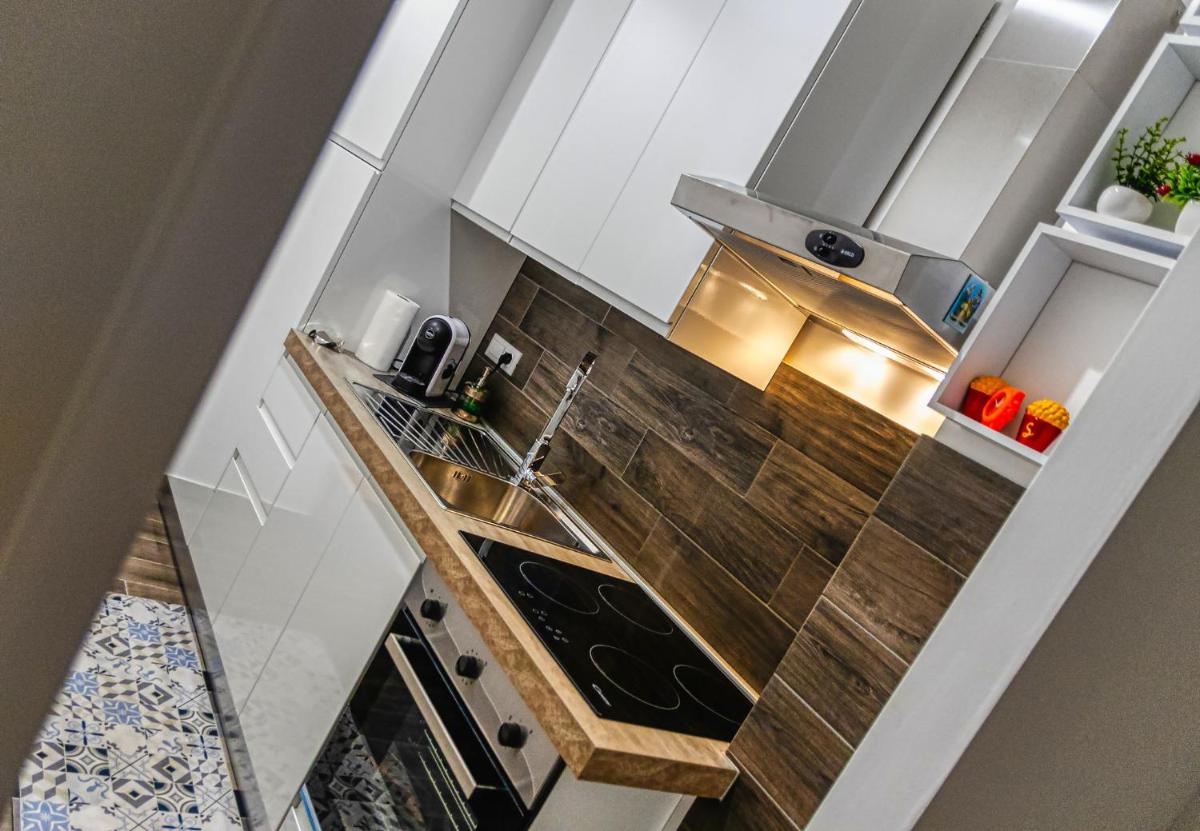 Tribunale Basement Apartment - Housity