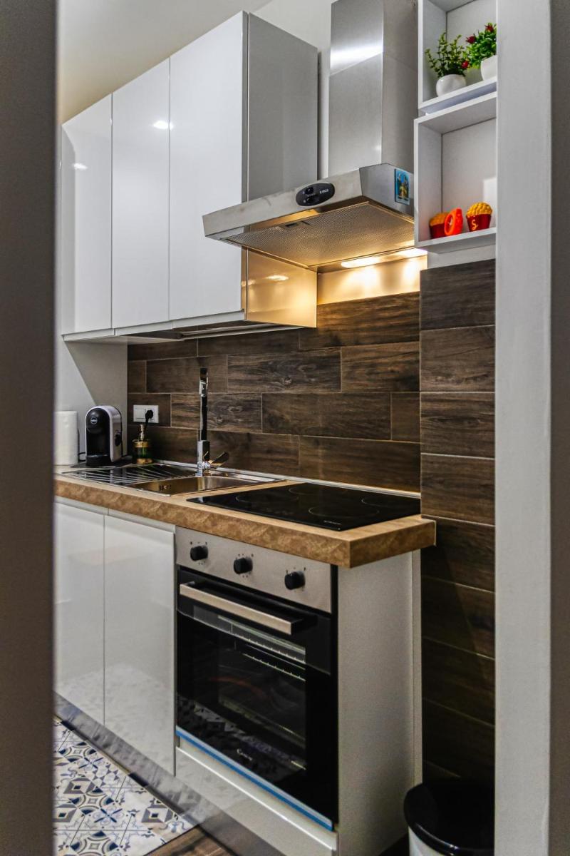 Tribunale Basement Apartment - Housity