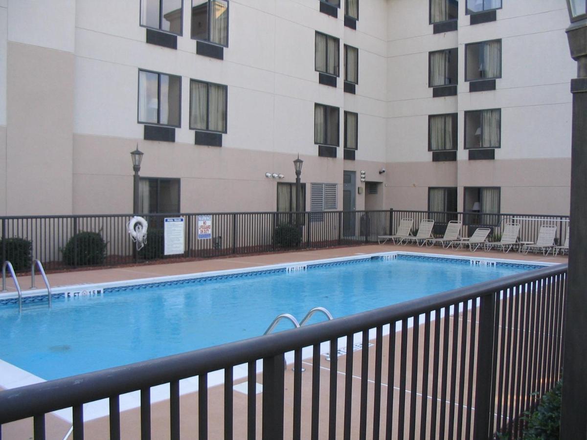 Holiday Inn Express Durham by IHG - Housity