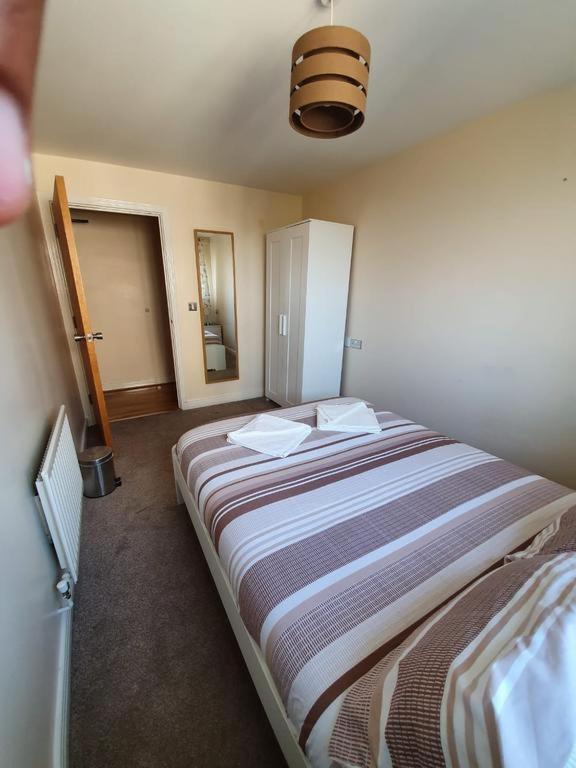 AFFLUENT APARTMENTS riverside Sark tower - Housity