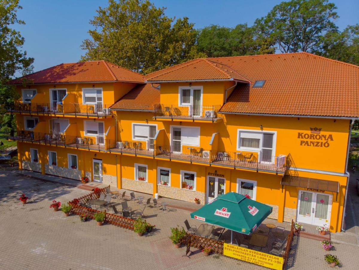 Korona Panzió - Housity
