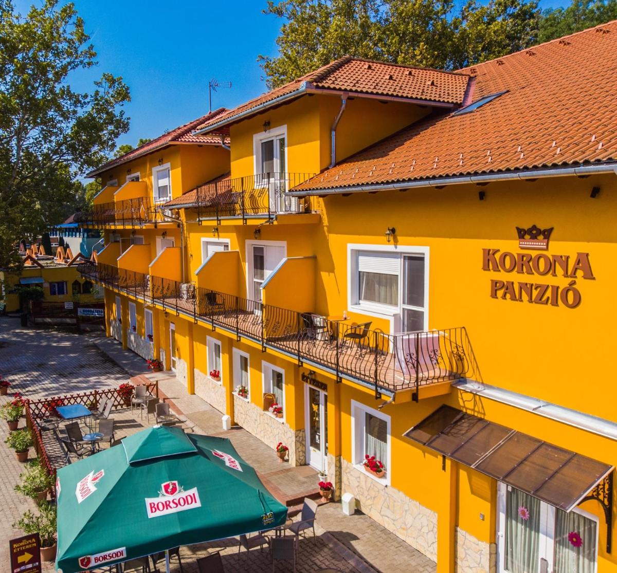 Korona Panzió - Housity