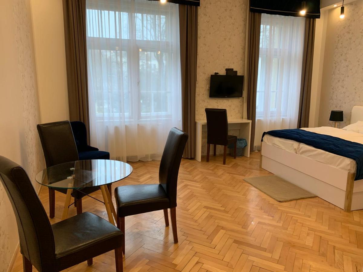 W19 Apartments - Housity
