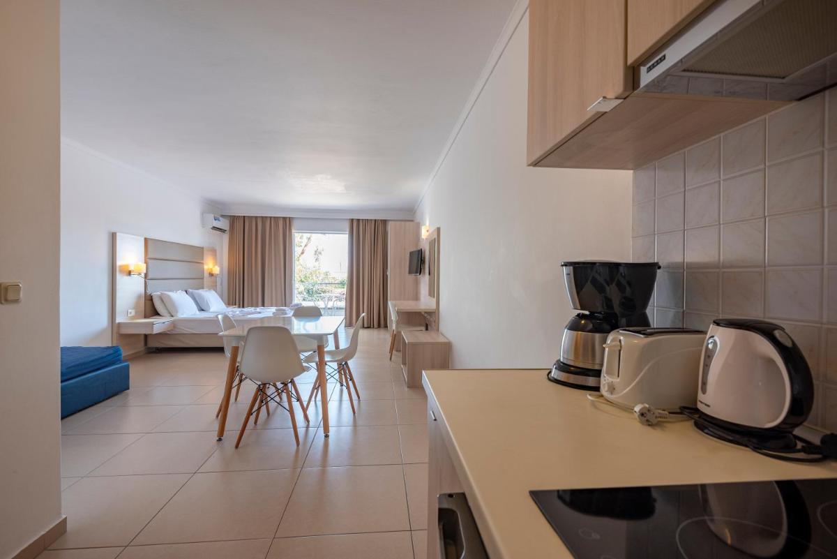 Aegean Blu Hotel & Apartments - Housity