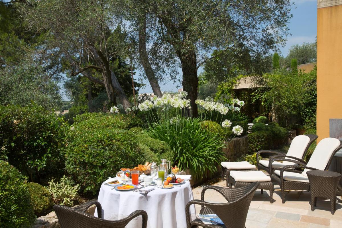 Jardin de l'établissement Bastide Saint Antoine - Relais & Châteaux