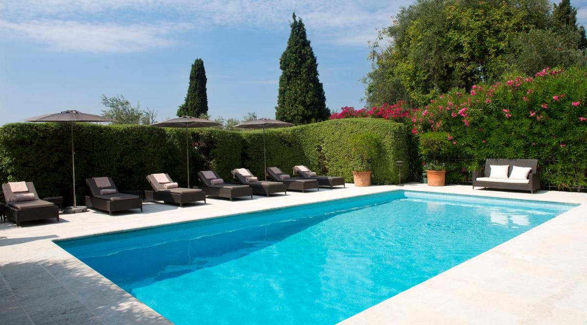 Piscine de l'établissement Bastide Saint Antoine - Relais & Châteaux ou située à proximité