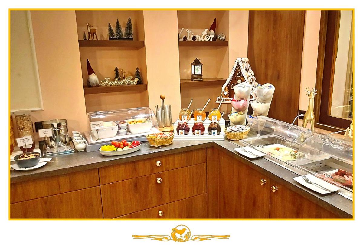 Hotel Goldener Fasan - Housity