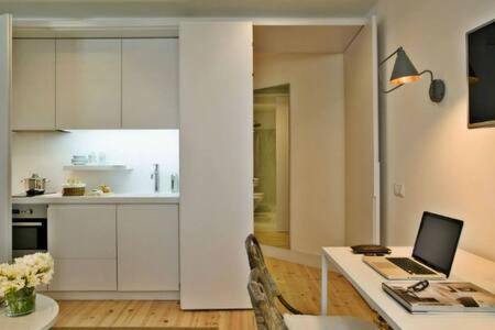 Lisbon Combro 77 Charming Studios by Get Your Stay - Housity
