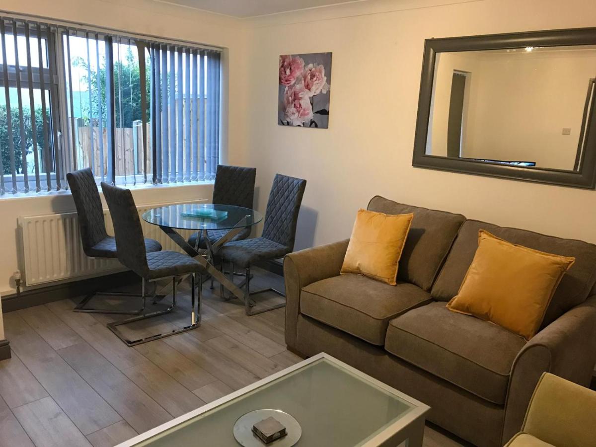 Webb Lodge - Housity