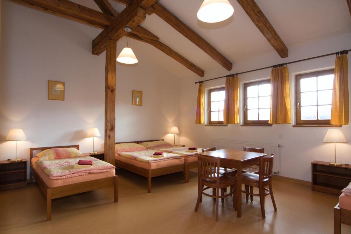 Suitetrails - Hotelový a jezdecký areál Dvůr Krutěnice