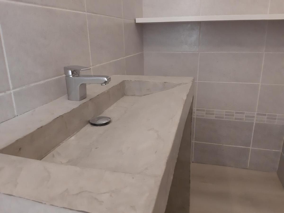 Suitetrails - Ilya Delux nice apartment