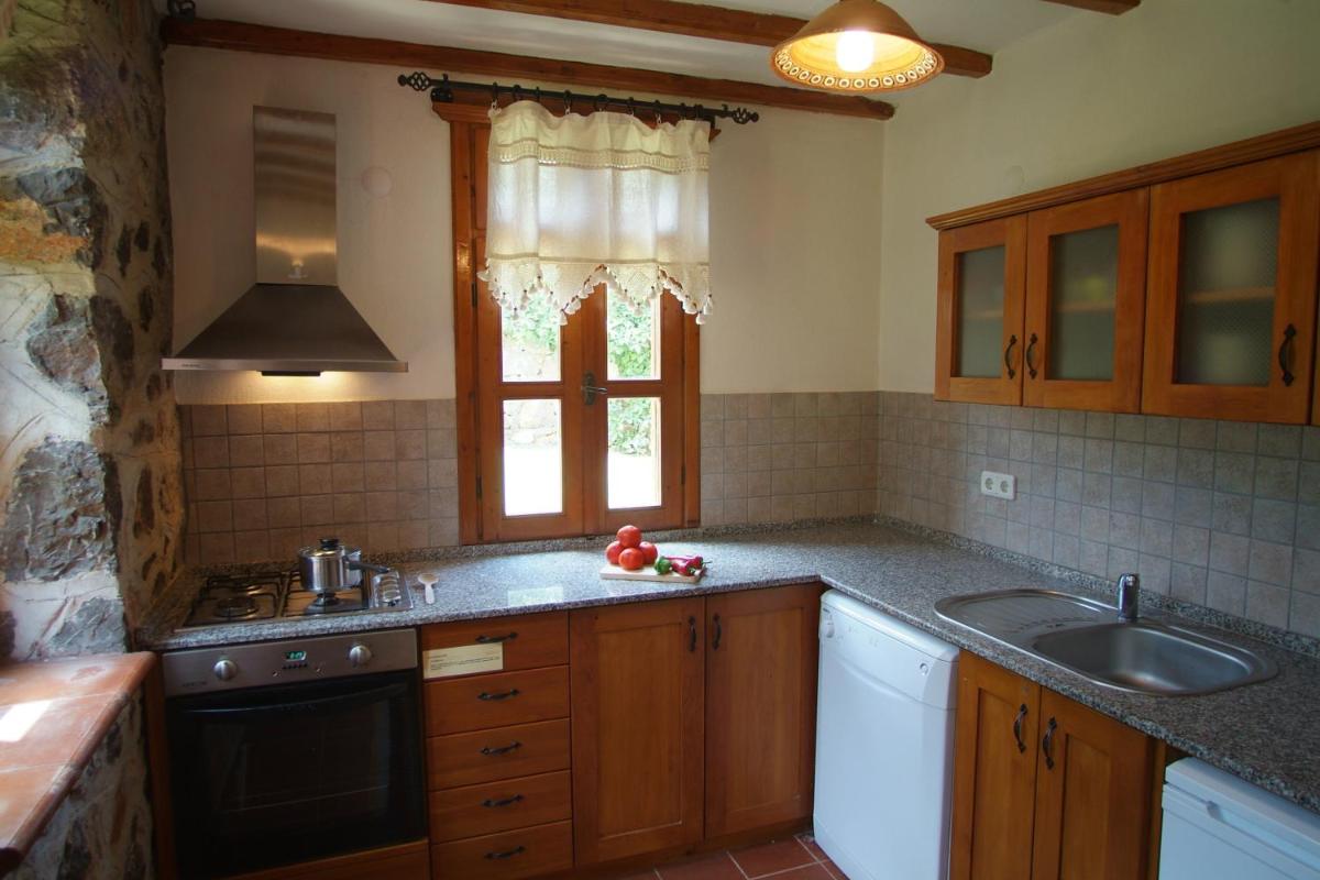 Sea Breeze Hotel and Apartments - Housity