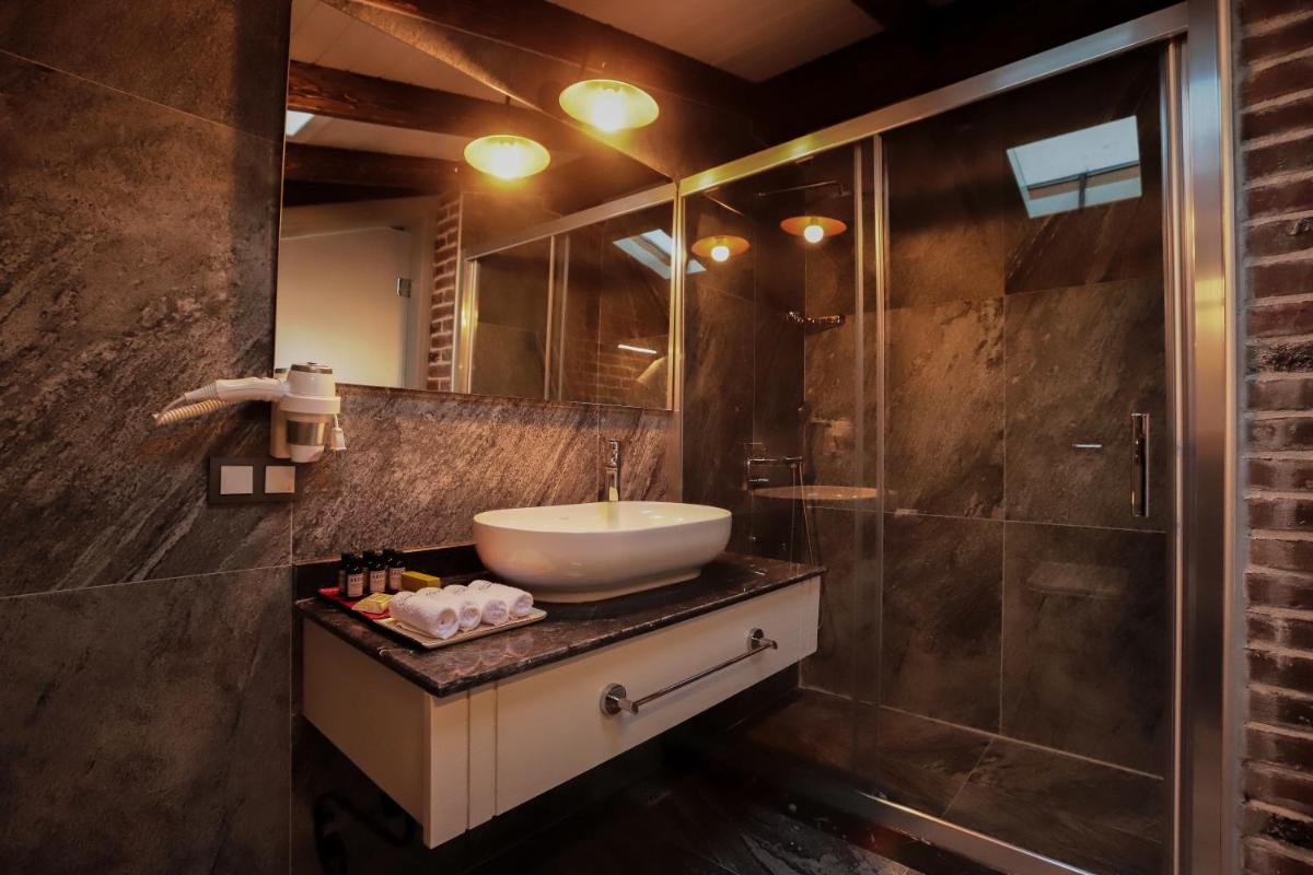 Sukha Cunda Otel - Housity