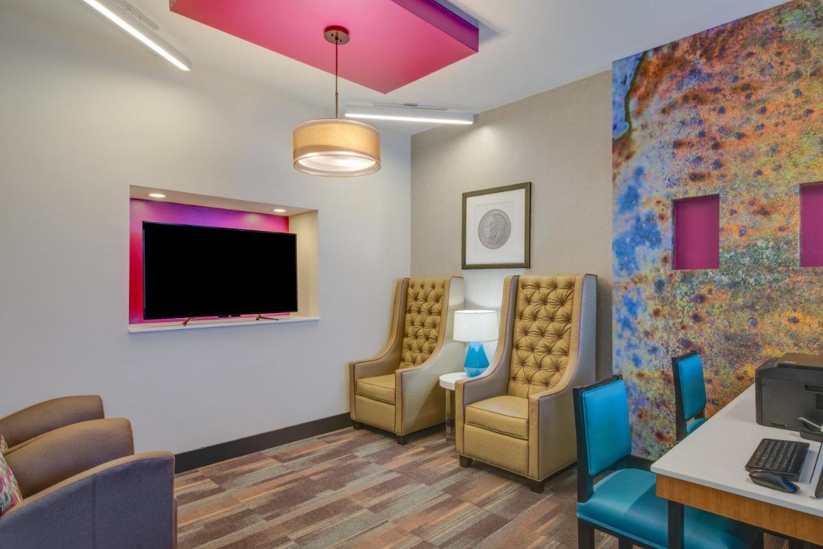 Holiday Inn Express Washington DC East- Andrews AFB by IHG - Housity