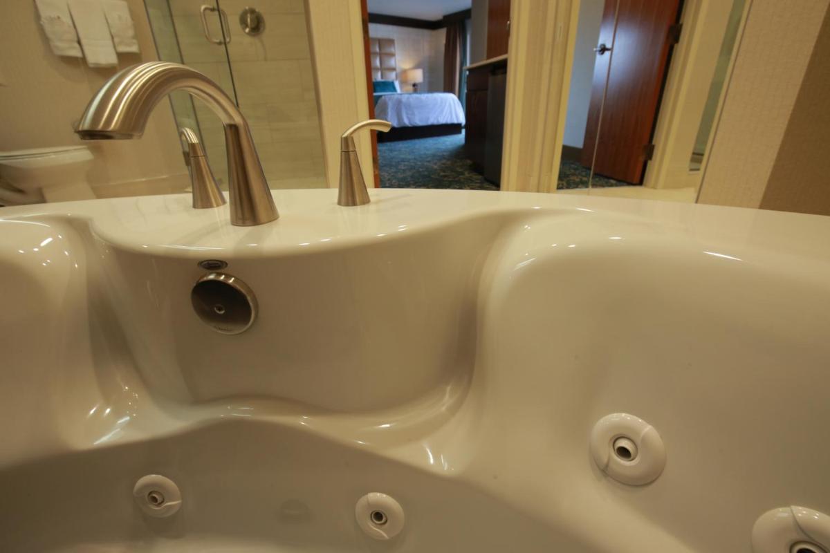 Ute Mountain Casino Hotel - Housity