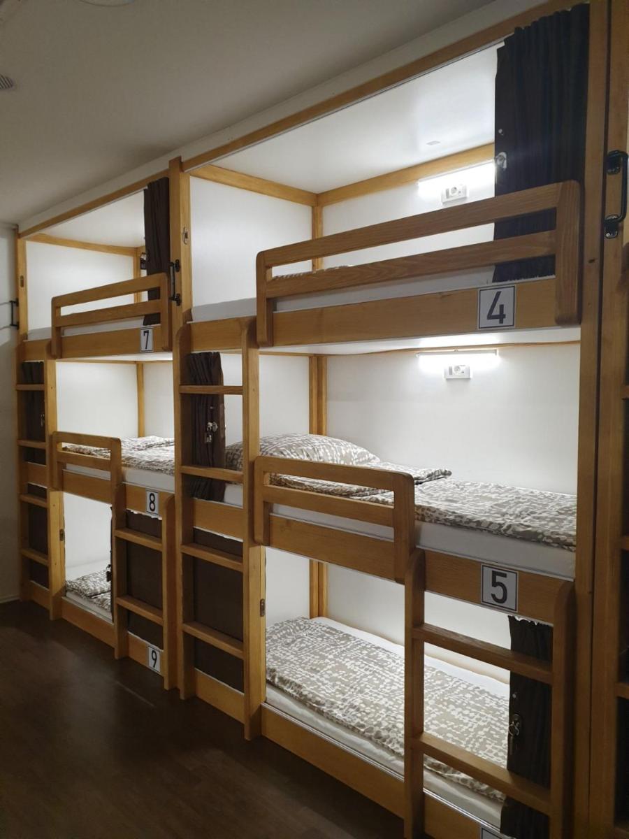 HOSTEL Railway - Housity