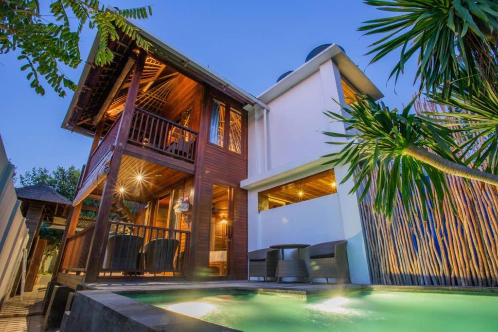 Kembang Villa - Housity