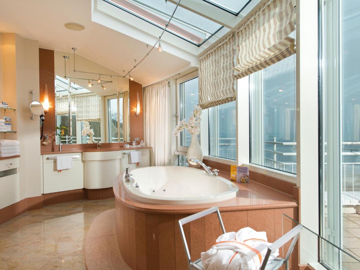 aja Strandhotel Bansin - Housity