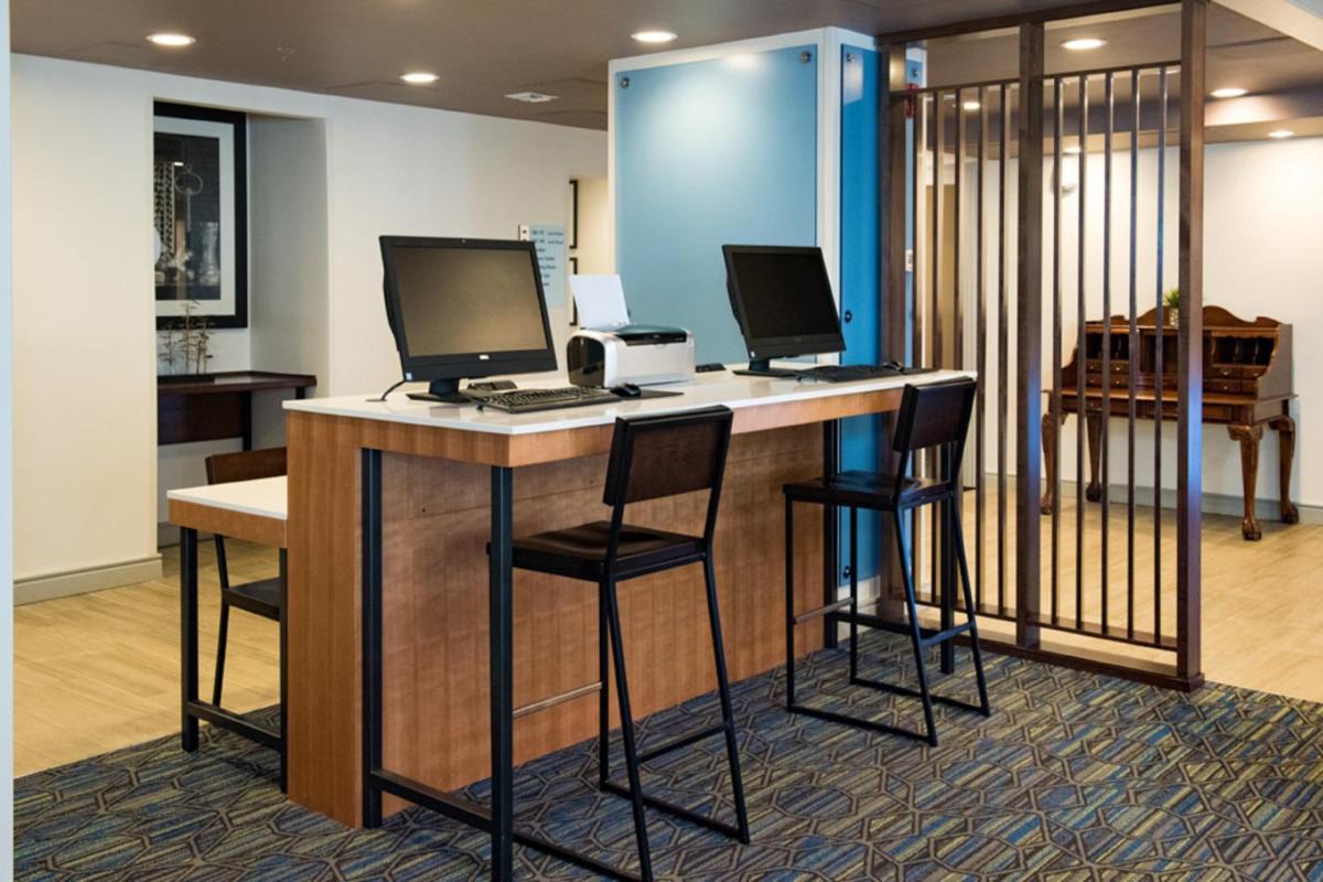Holiday Inn Express Pascagoula-Moss Point, an IHG Hotel - Housity