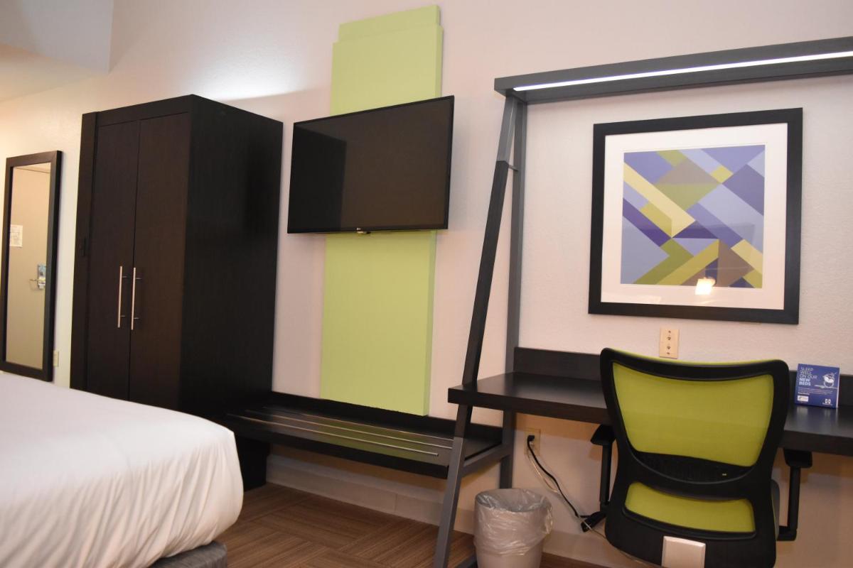 Suitetrails - Holiday Inn Express Venice, an IHG Hotel