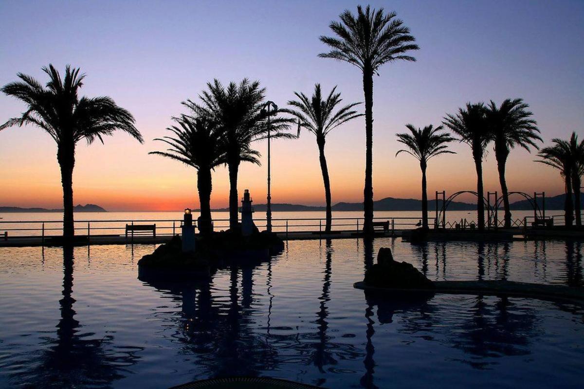 Attic Samil 3 Bedroom in front of the Beach - Housity