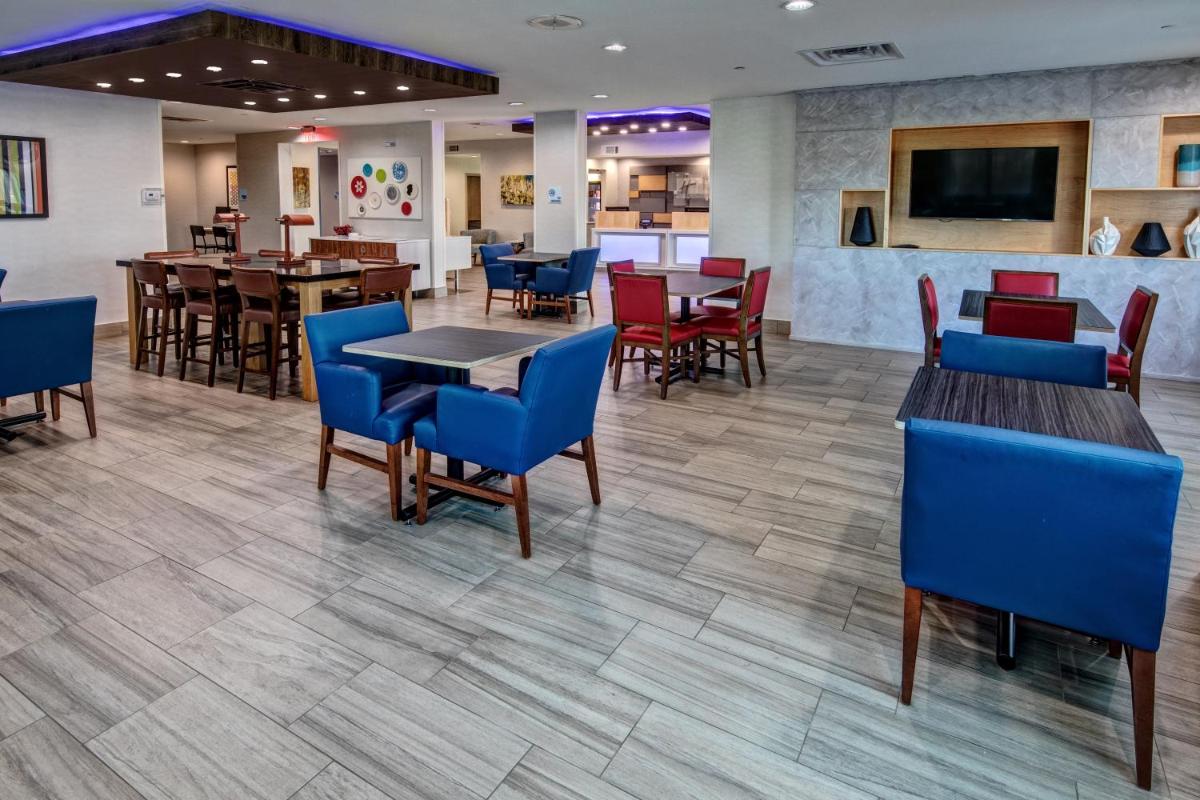 Holiday Inn Express Hotel & Suites Memphis Southwind by IHG - Housity