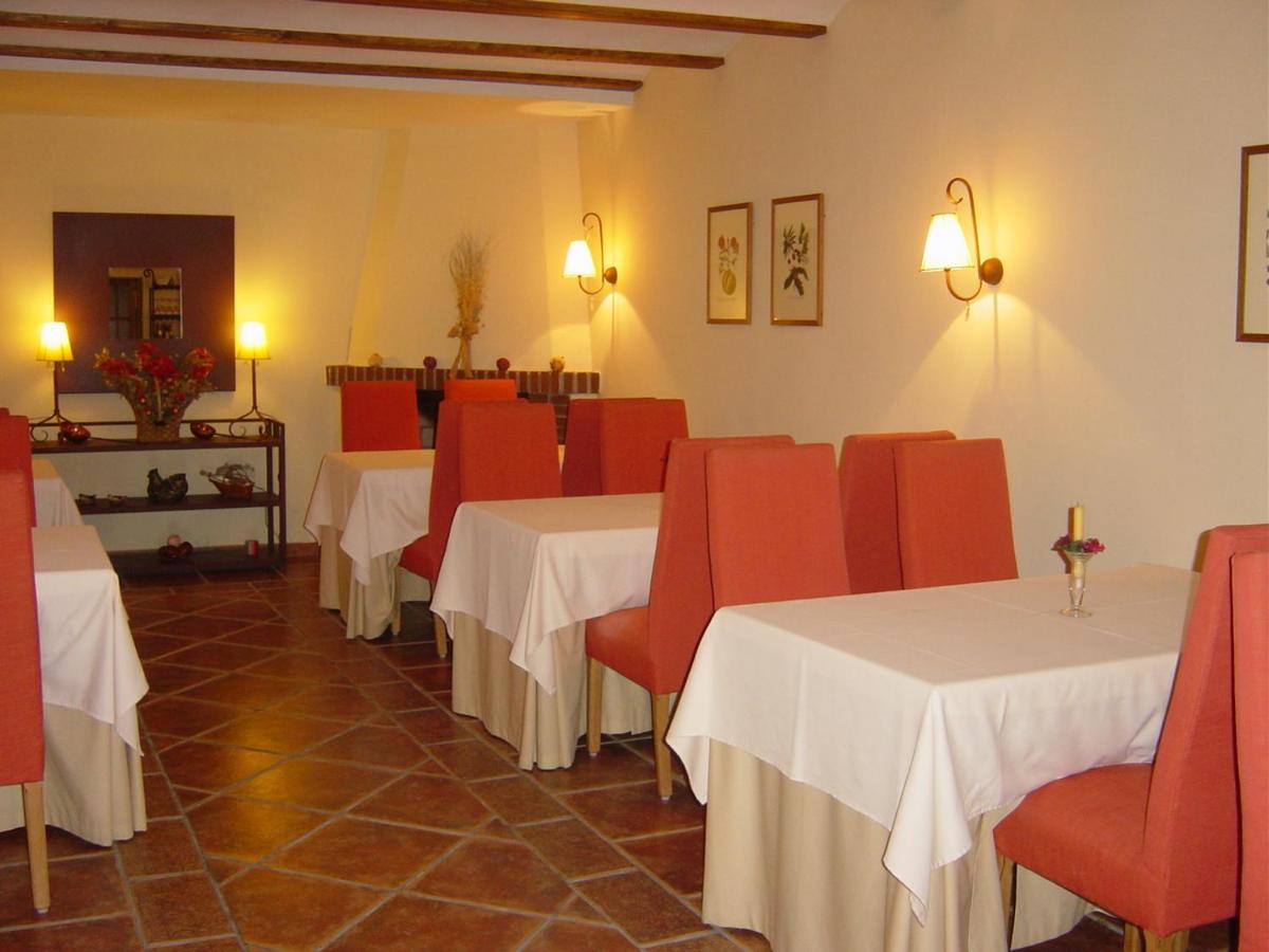 Hostal Rural Cumbres De Castilla - Housity