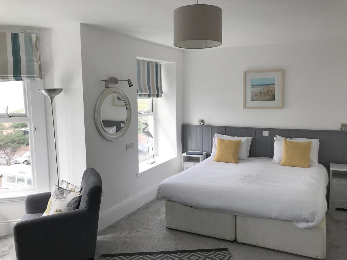 Seabreeze Restaurant With Rooms - Housity