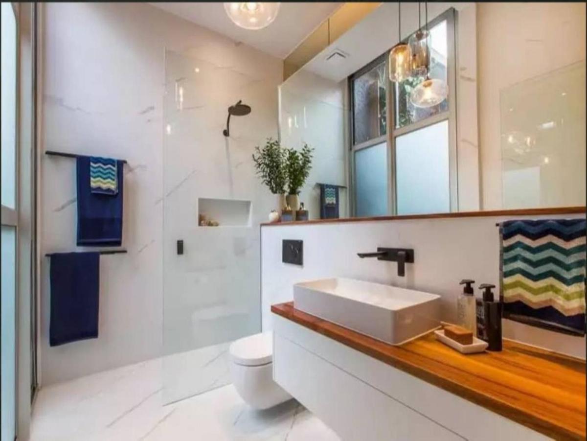 Suitetrails - ReadySet Apartments at Glasshouse