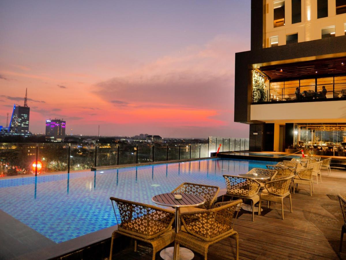 Movenpick Surabaya City - Housity
