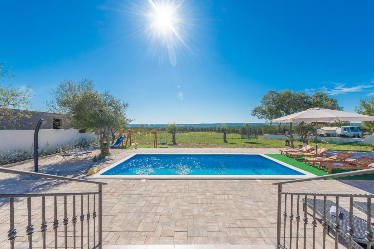 Experience only the best - house Kamber - Housity