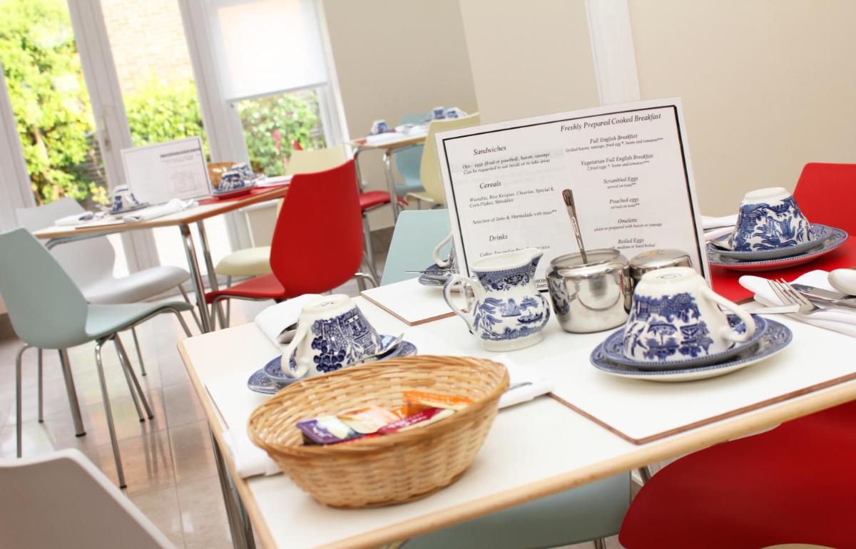 Brentwood Guest House Hotel - Housity