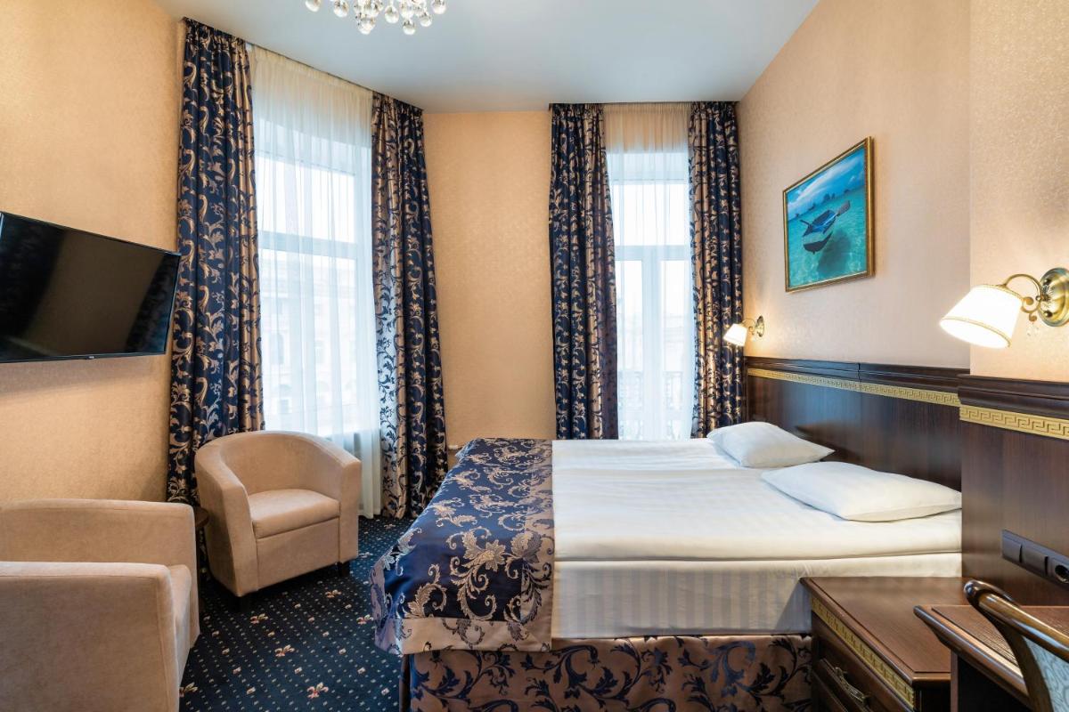 Sapphire Hotel - Housity