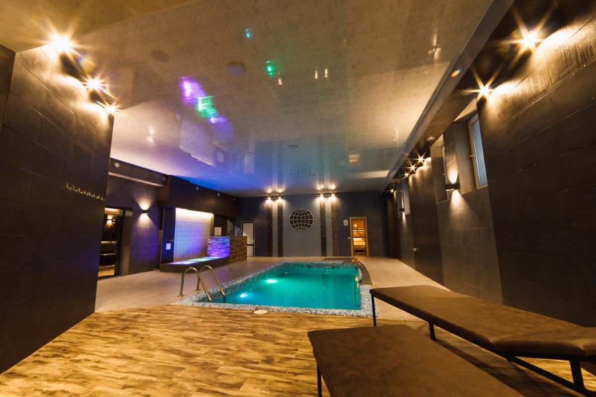 Suitetrails - Globus Hotel