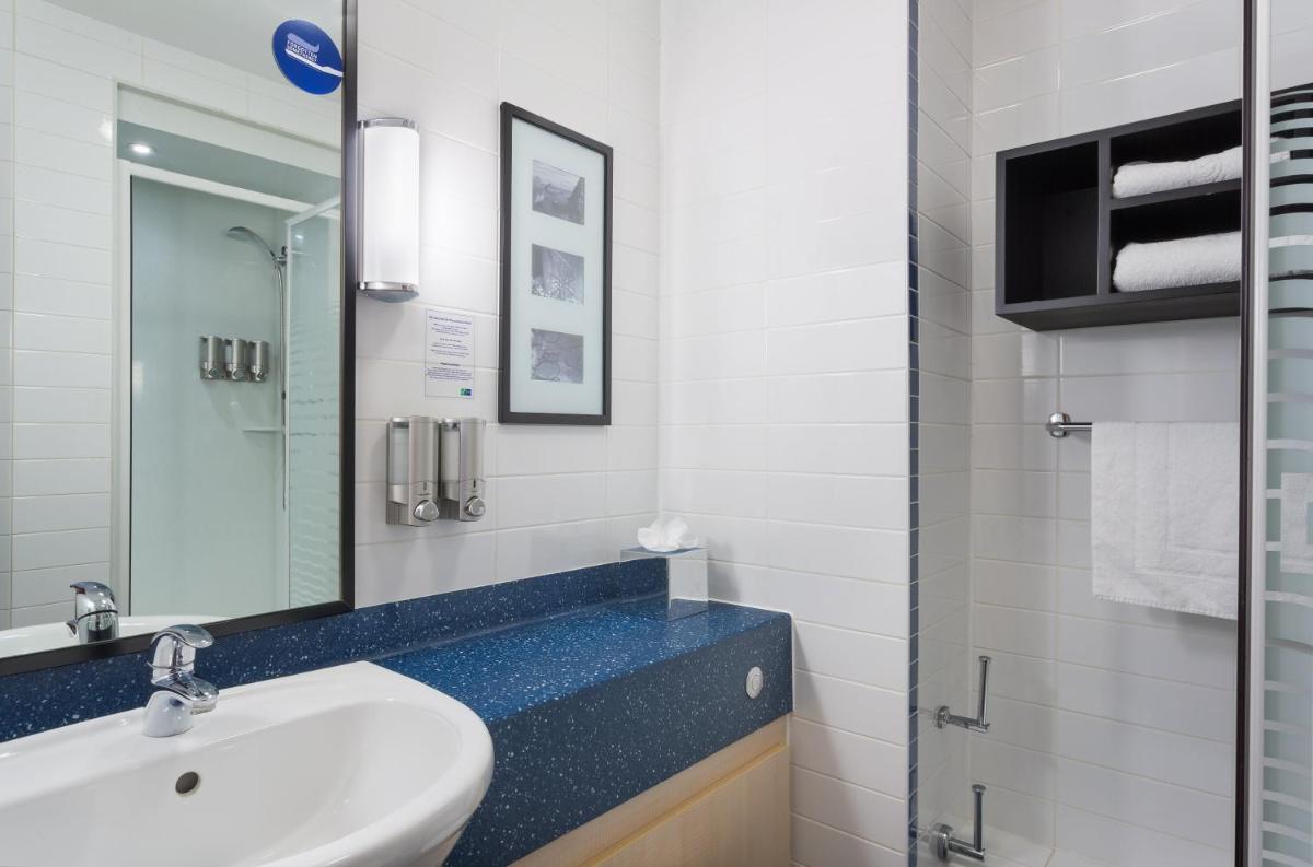 Holiday Inn Express Braintree, an IHG Hotel - Housity