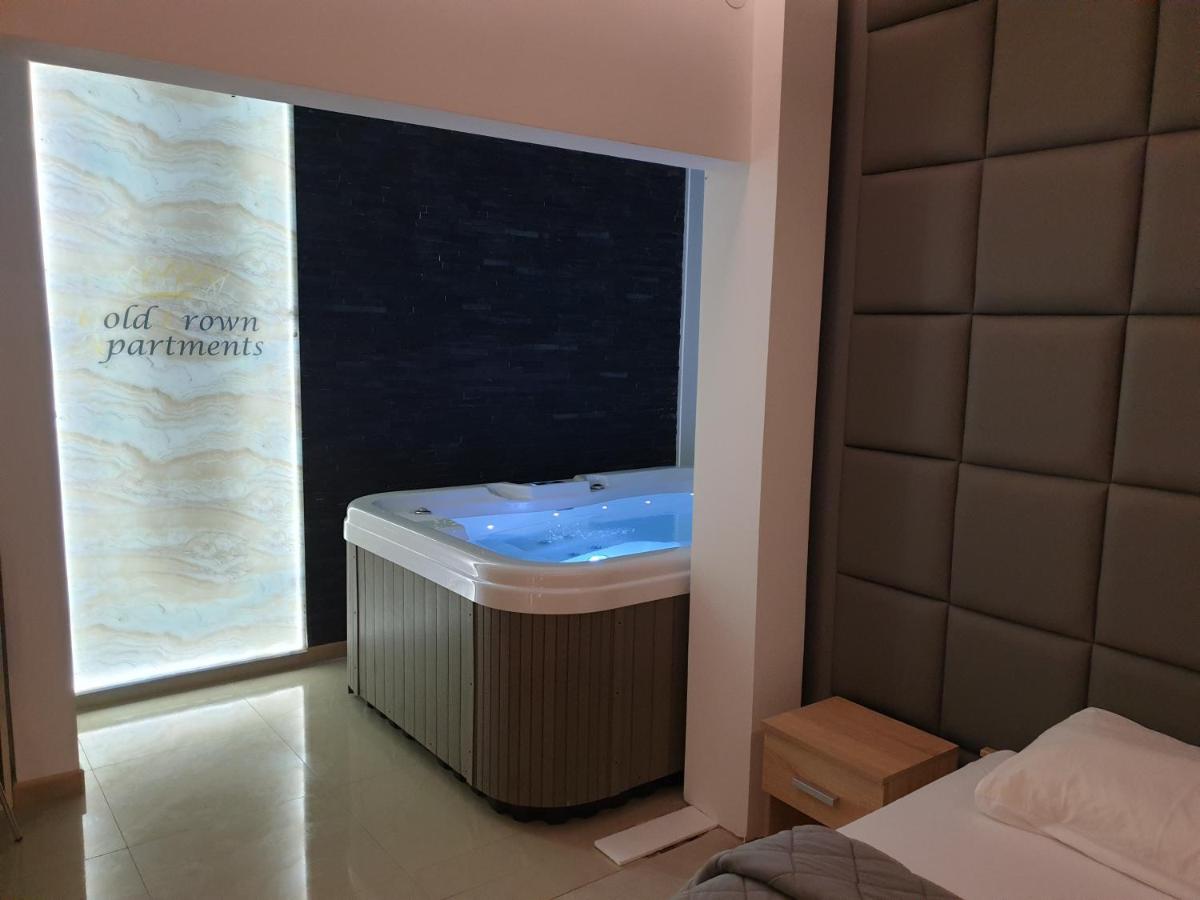Gold Crown Apartments - Housity