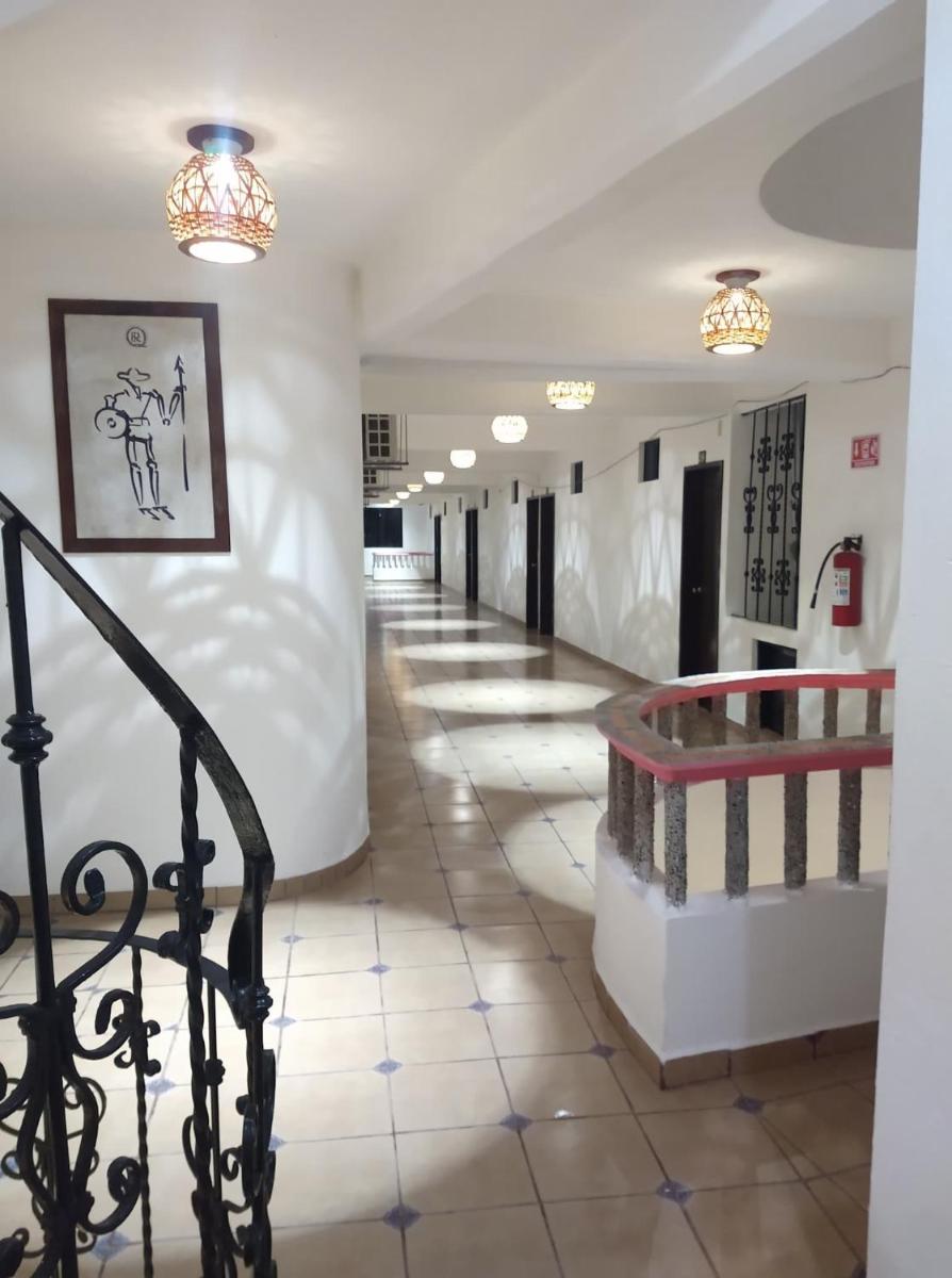 Hotel Real del Quijote a sólo 50 metros de la playa - Housity